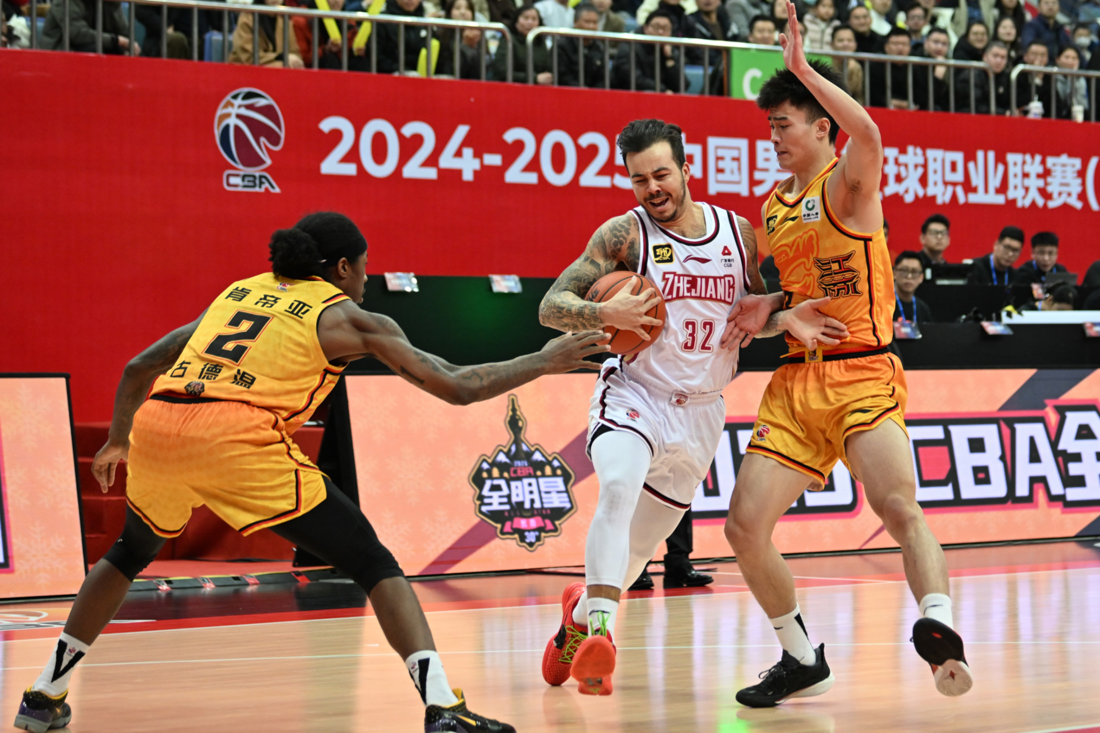 包含转折点！浙江队门线救险；NBA常规赛赛前攻防权衡；气氛紧张；团队化学反应显著的词条